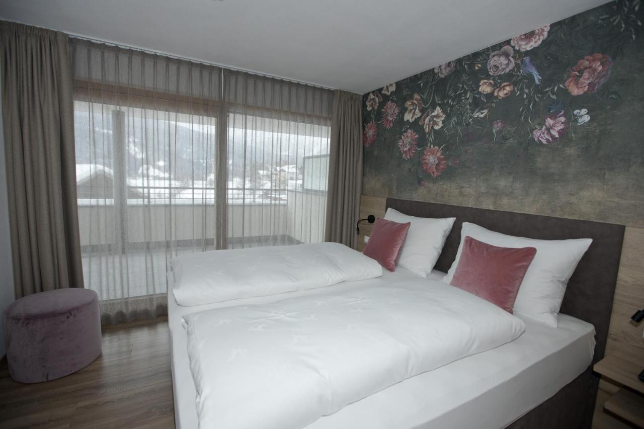 Hotel Goldener Adler Curon Venosta Buitenkant foto