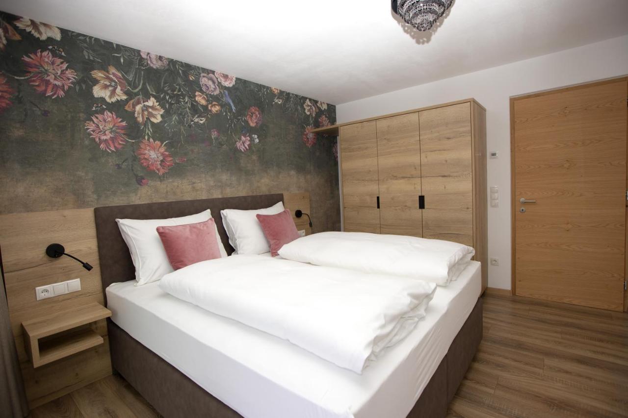 Hotel Goldener Adler Curon Venosta Buitenkant foto