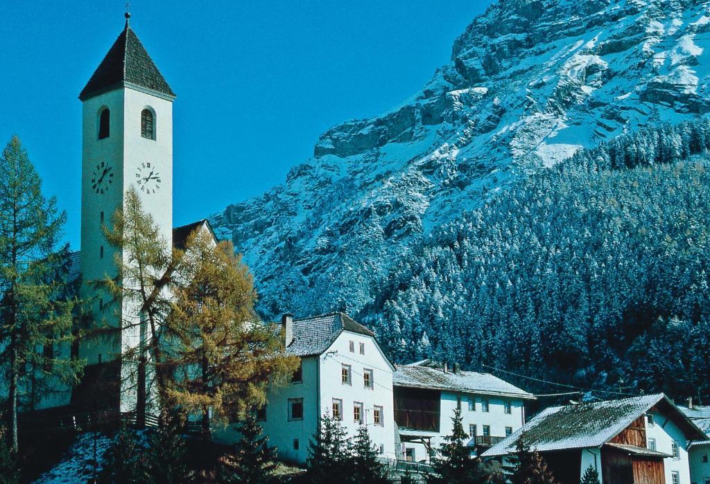 Hotel Goldener Adler Curon Venosta Buitenkant foto